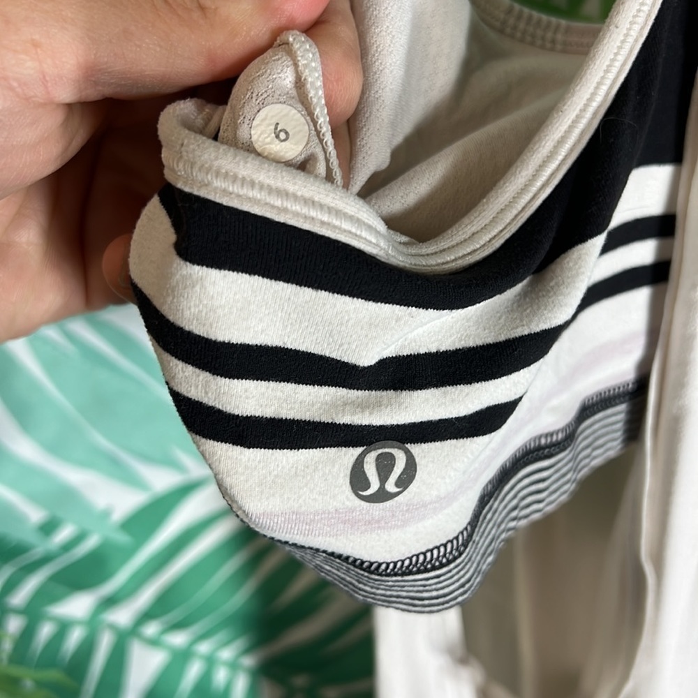 Lululemon athletica tank top with attached sports bra size 6 black/white - Picture 5 of 6